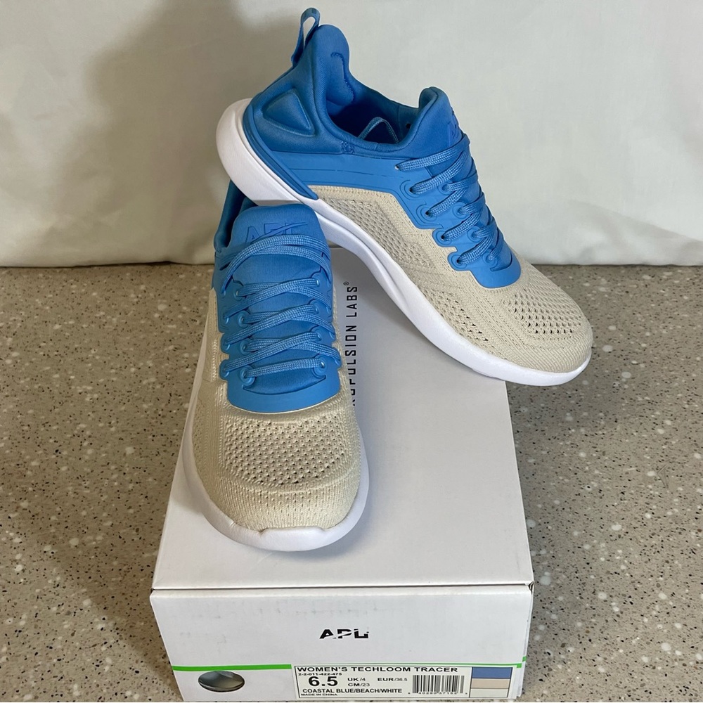 New Women's APL TechLoom Tracer Size 6.5 Athletic Propulsion Labs in CoastalBlue